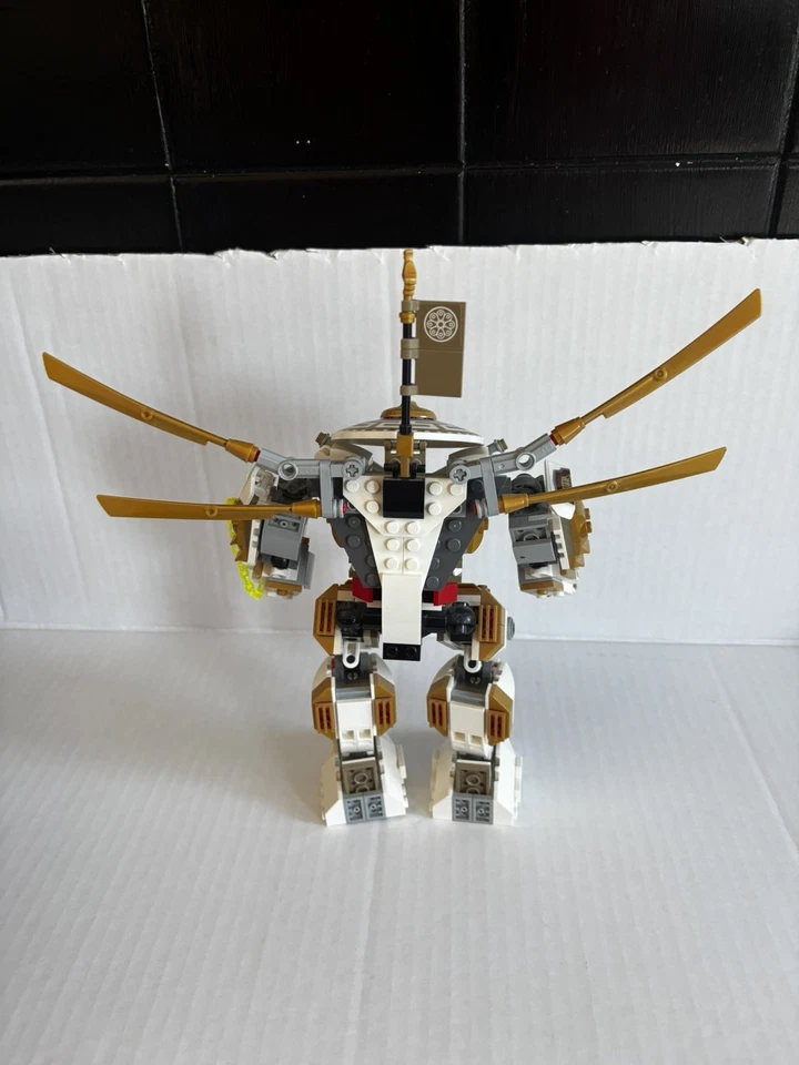 LEGO Ninjago 71702 Golden Mech, photo 3 of 5