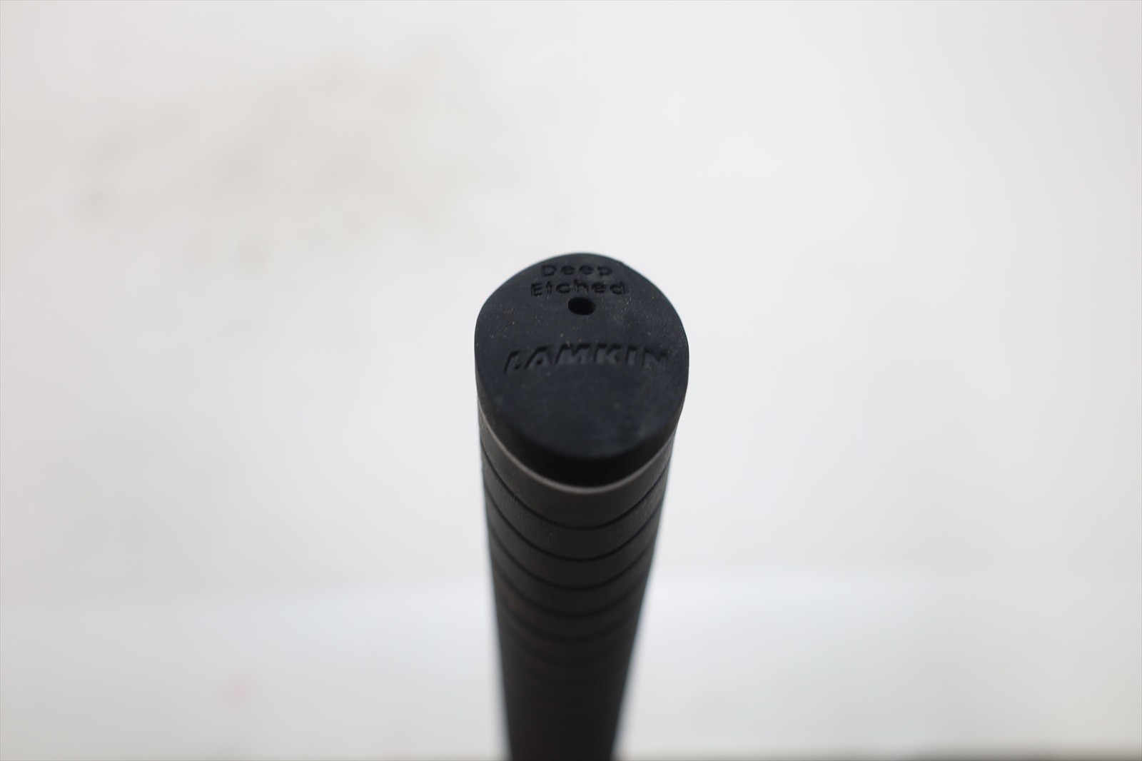 New Wilson Golf Staff Model Lamkin Deep Etched Putter Grip Gray/White