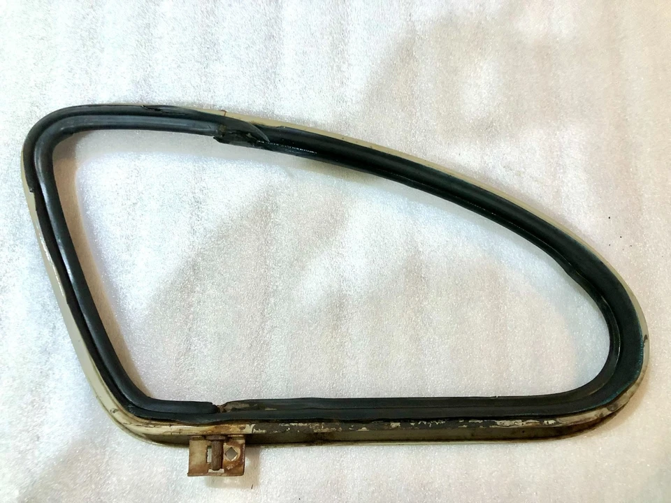 P-15 Plymouth Rear Window and Trim-   (#773-DM ) - Image 2 of 4