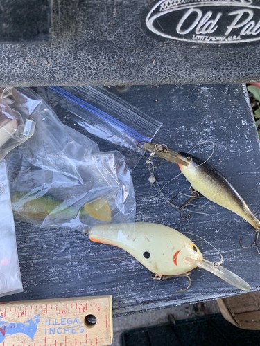Vintage Old Pal Plastic Fishing Tackle Box With Lures Knife Bobbers Hooks Scale - Picture 3 of 12