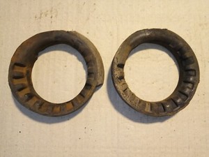 VW Golf 2 - 2x Federteller Federlager hinten - Hinterachse 191512149