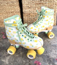 Roller Derby Candi Girl Lucy Adjustable Roller Skates sz 12-2 White Pineapples