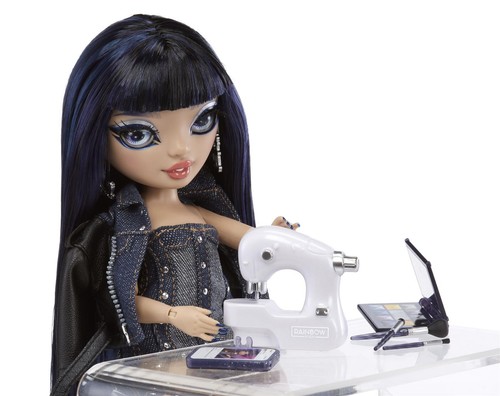 Rainbow High Kim Nguyen Fashion Doll - Picture 4 of 6