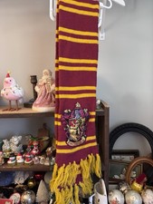 Official Wizarding World of Harry Potter Scarf GRYFFINDOR Emblem