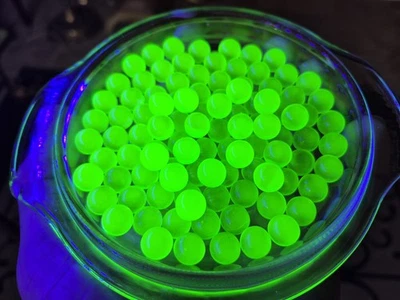 100 Uranium Glass Marbles 10mm - Image 1 of 3