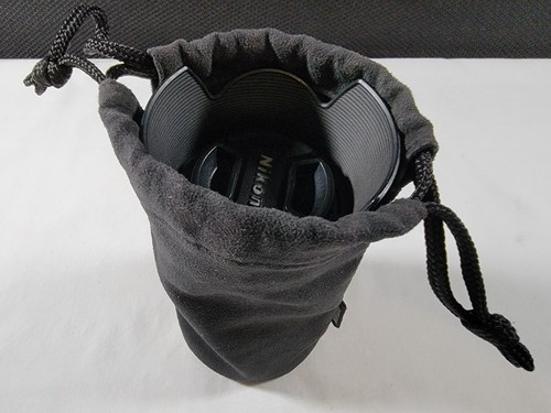 Nikon AF-S Nikkor ED 55-200mm 1.4-5.6G Lens (with Lens Hood & Soft Case) - Picture 9 of 9
