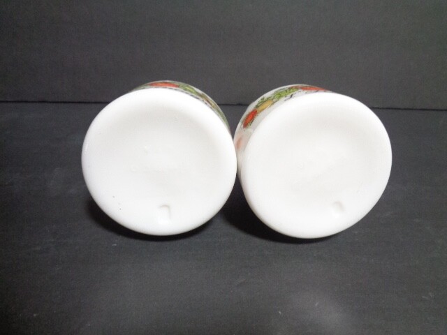 Vintage Gemco Corning Ware Spice of Life Oil & Vinegar Milk Glass Cruets