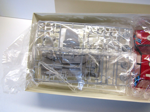 Hasegawa 1:24 Scale Lancia Delta HF Integrale 16v '89 San Remo Model Kit # 61601 - Picture 8 of 11