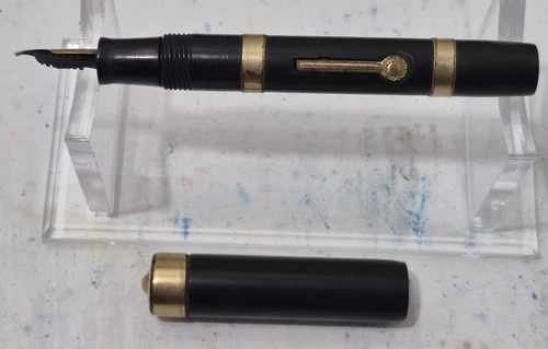 Vintage Fountain Pen Black Body & Gold Tone w/14K Gold Nib N.Y. Lever Fill - product listing photo