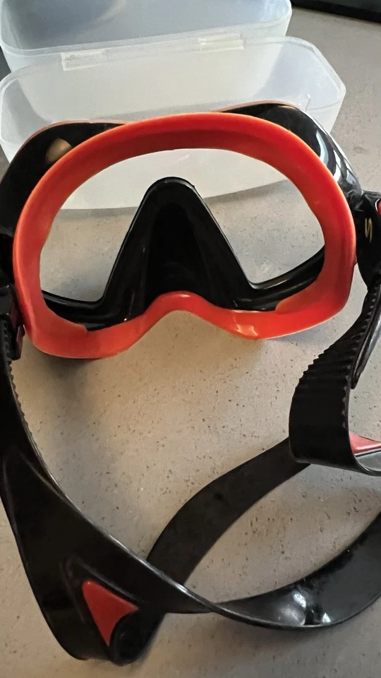 Atomic Aquatics Venom Frameless Dive Mask - Image 4 of 4