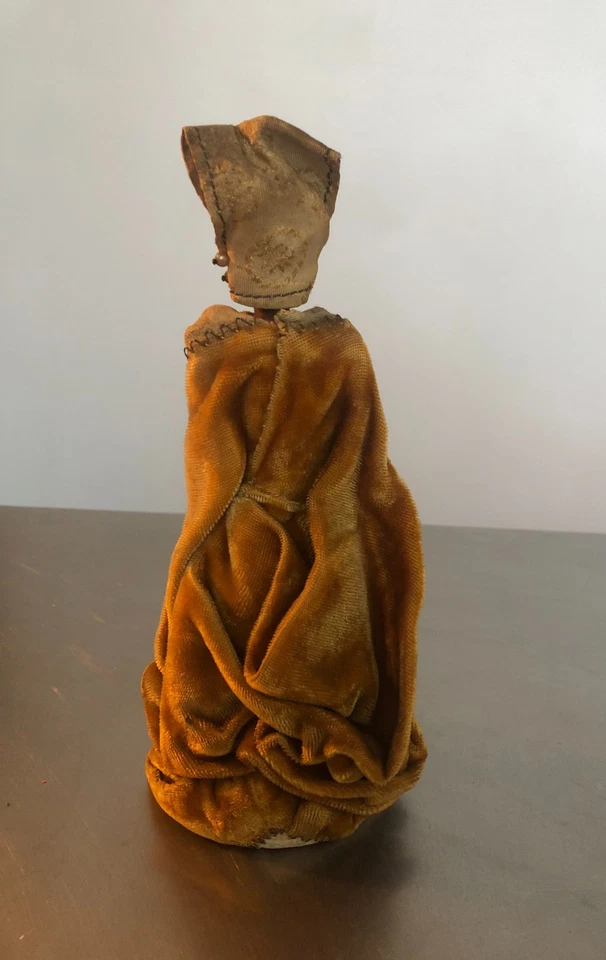 Poupée ancienne, tête et mains en cire - Photo 3/4