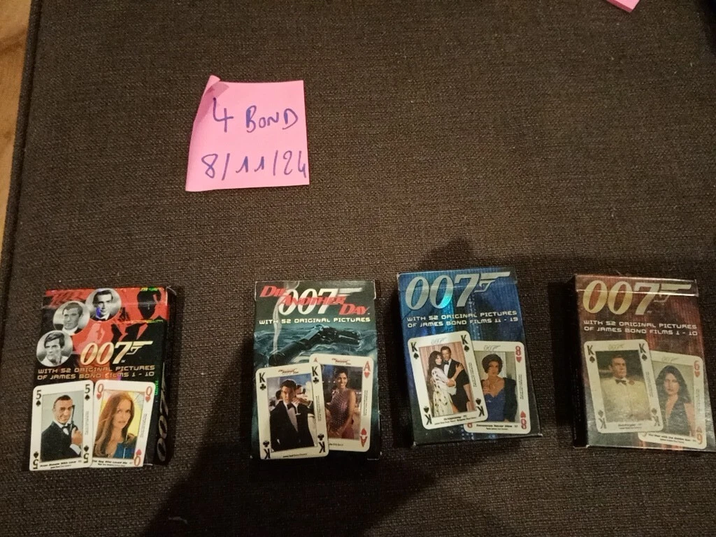 Carte à collectionner Cartamundi James Bond Spectre - jeu de 54 cartes