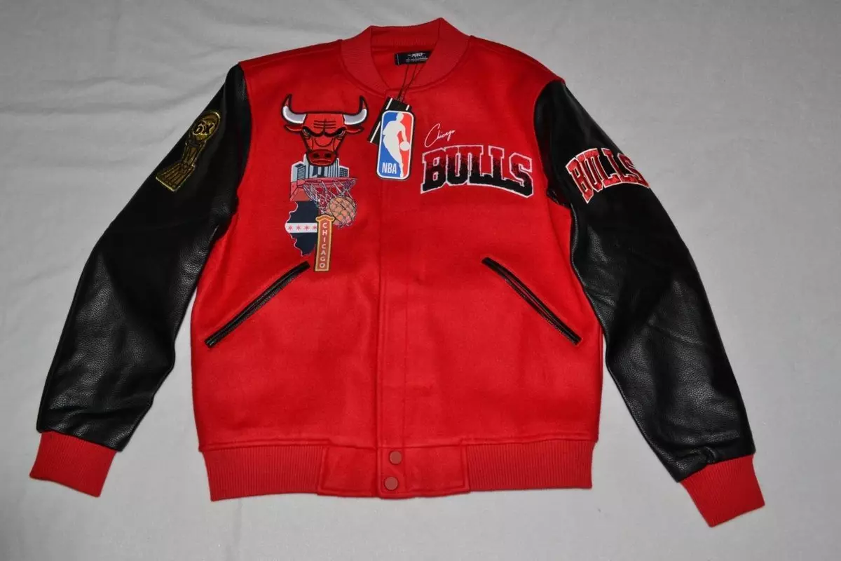 Men’s Pro Standard Chicago Bulls Varsity Jacket