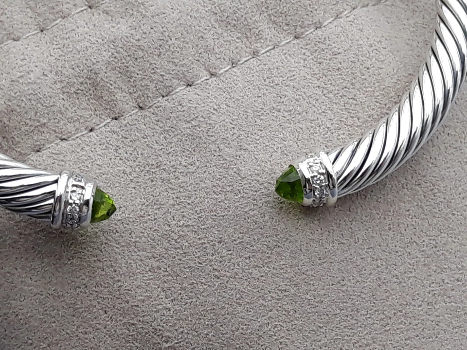 David Yurman 5mm Cable Classics Bracelet with Peridot and Diamonds size Medium - Image 4 of 4
