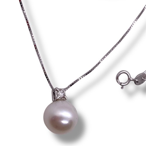 Collana in oro bianco con Diamante da 0,04 ct. e Perla Acqua Dolce 7,5/8mm - Foto 2 di 7
