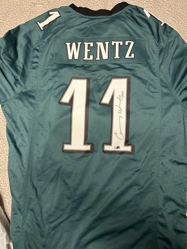 Philadelphia Eagles Carson Wentz #11 Autographed Nike Jersey Green Football