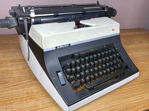 実働品　ADLER universal 39　タイプライター　シャイニングモデル Adler Universal 39 Typewriter | eBay