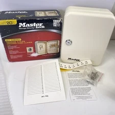 Master lock 20 key Metal security Key cabinet Set- Storage Box - W/ 4 Keys -NEW