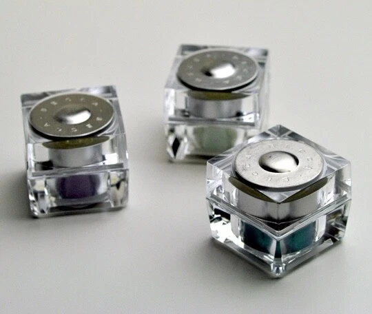 Sombra de ojos Becca Jewel Dust ERLINA JEWEL sellada Foto 2 de 2