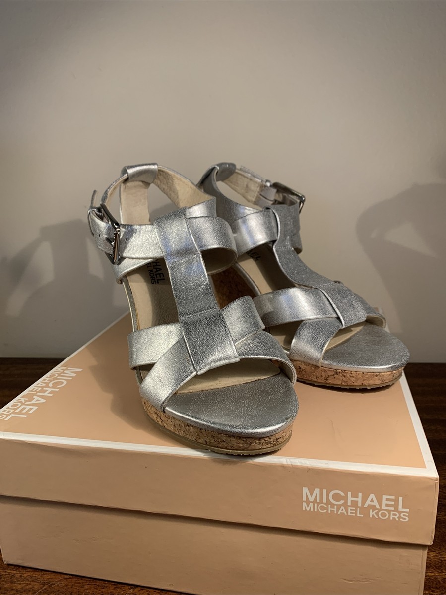Michael Kors 8M Silver Metallic Leather Kay Wedge Sandal Ankle