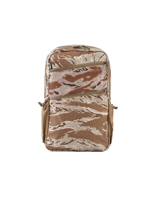 バッグ thehighlights lunch' desert beige Right Pack Active Backpack - Desert Beige - 18H x 13W x 8.5D