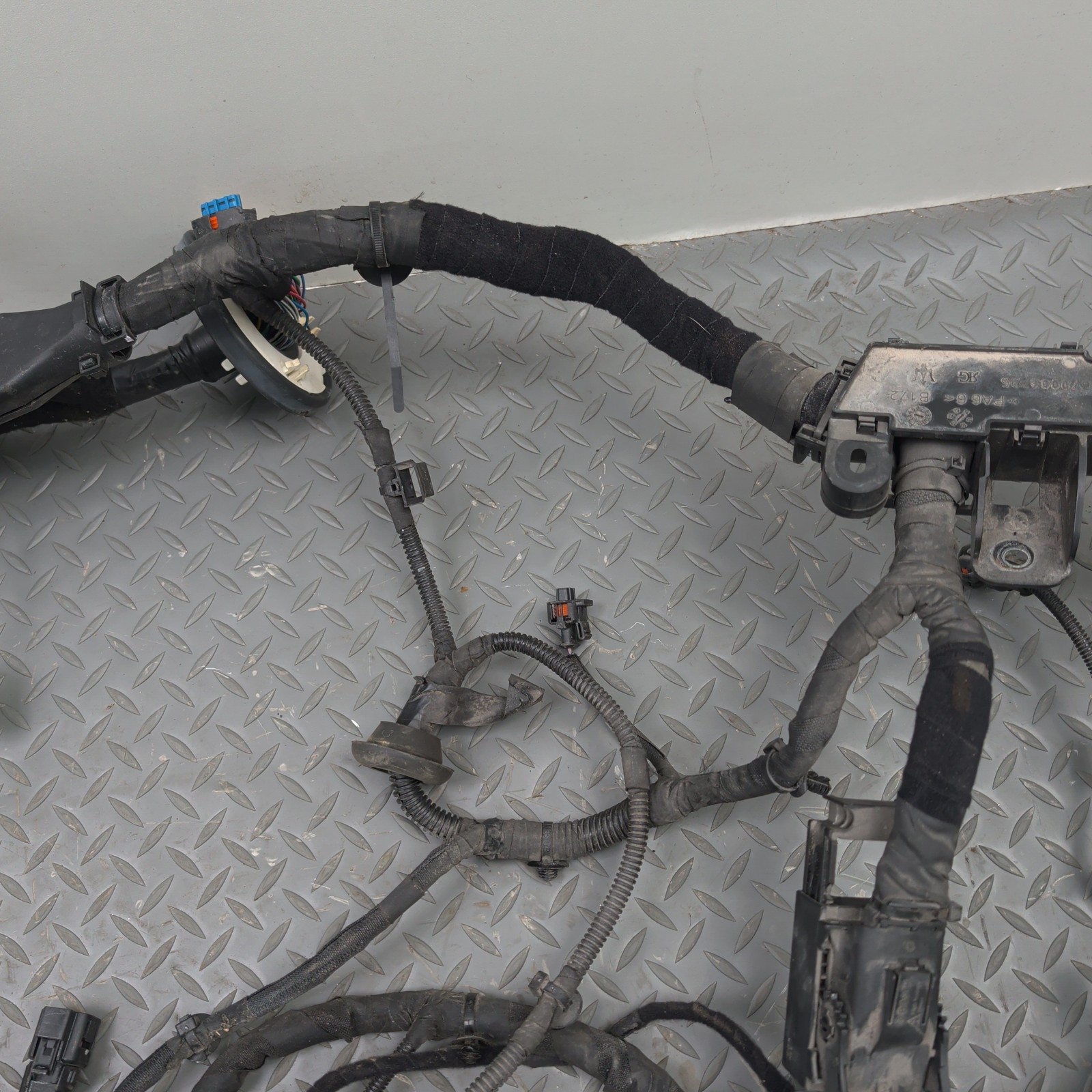 Maserati Ghibli 2014-2017 Front Right Fuse box wiring harness