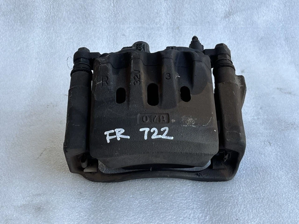 2001 LEXUS GS300 RIGHT PASSENGER SIDE FRONT BRAKE CALIPER - Image 2 of 4