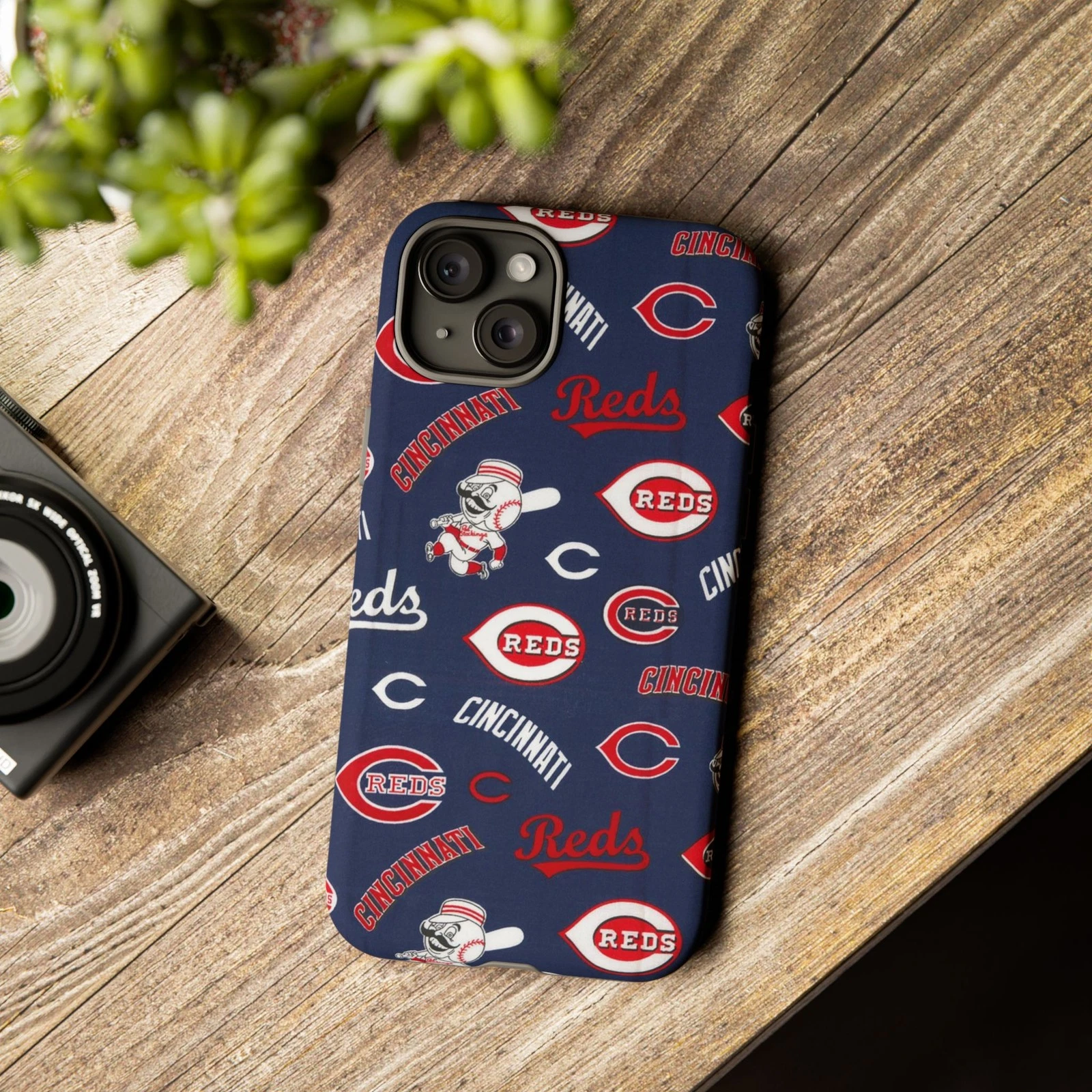 Cincinnati Reds Apple iPhone Cases