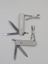 Victorinox Swiss Army Knife Classic SD Alox Silver Metal 58mm Excellent