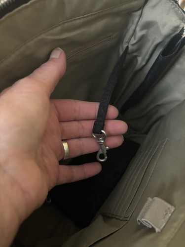 Baggallini Umhängetasche Reisetasche schwarz Gepardenmuster verstellbar NEU - Bild 3 von 12