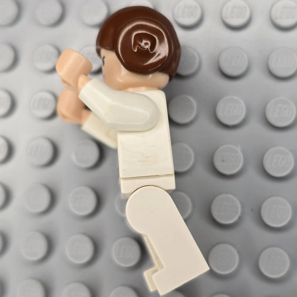 Lego Star Wars Minifigure SW0175A Princess Leia Smooth Hair - Image 4 of 4