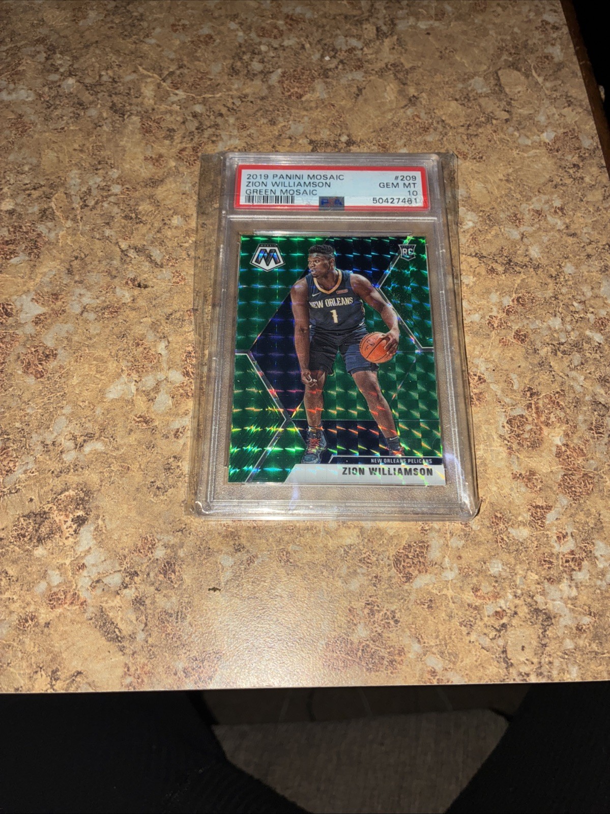 2019-20 Panini Mosaic - Rookies Zion Williamson #209 Green Prizm (RC)