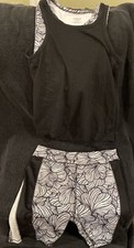Pre Owned Girls 2 Piece ATHLETIC EXERCISE SET Size Large Black And White Print