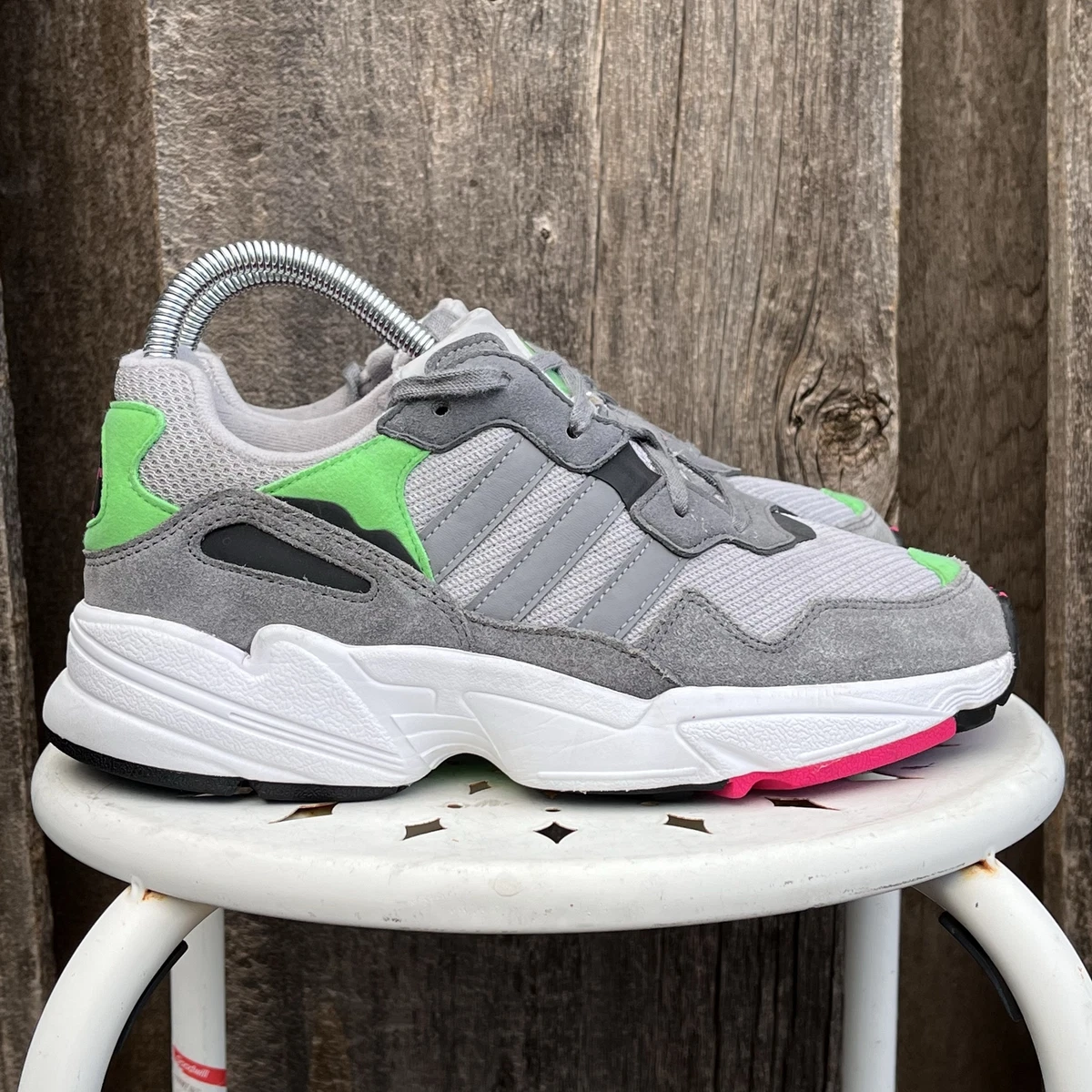 Kosten Verenigde Staten van Amerika Ervaren persoon Adidas Torsion Yung 96-J Trefoil Gray White &amp; Neon Green Pink Accent  Sneakers Me | eBay