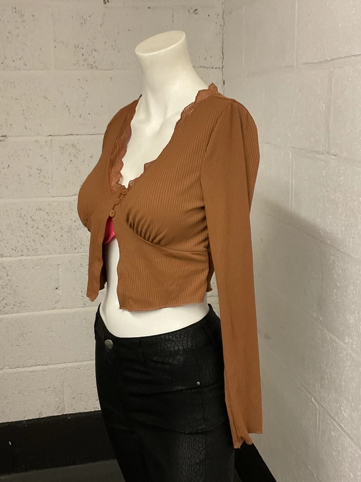 SHEIN Rust Brown Ribbed Lace Trim Cropped Top | Long Sleeve Button Detail Size M - Image 4 of 4