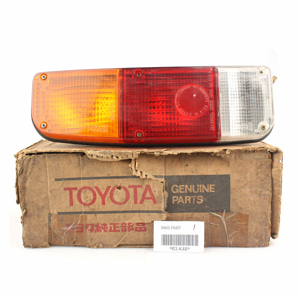 Toyota Hilux RN10 20 27 Pickup Truck Rear Combination Taillight