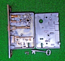 RHC 0942 PUSH BUTTON ENTRY MORTISE LOCK w/KEY 7", 2 5/8" BS (40730)