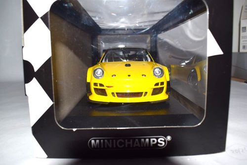 Minichamps 151 108902 Porsche 911 (997.2) GT3 R versione Street giallo 1/18 - Foto 4 di 5