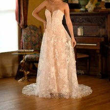 Lace A Line Wedding Dresses Sleeveless Zipper Back Customized Modern Bridal Gown