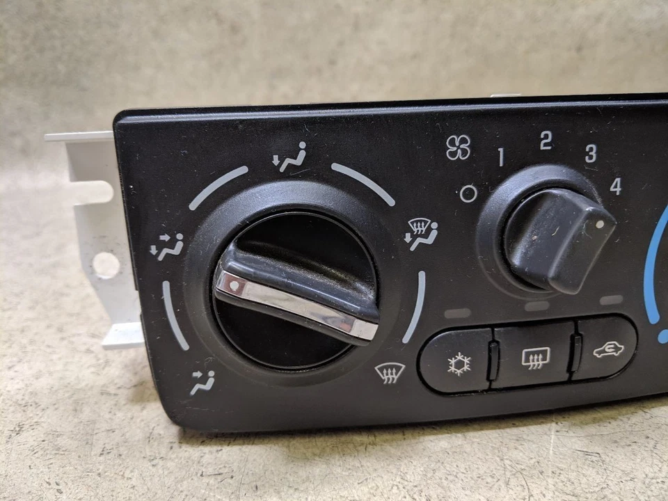 Controle climático de temperatura AC 15890411 compatível com 05-10 Chevrolet Cobalt b88-203039 - Imagem 2 de 4