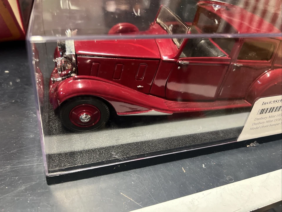 Danbury Mint 1938 Rolls Royce Phantom III (read) - Image 2 of 4