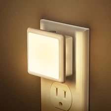 Night Lights Plug into Wall 2 Pack, Plug in Night Light with Dusk-to-Dawn Lig...