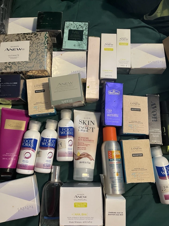 Avon 50+ Items Lot - Image 3 of 4