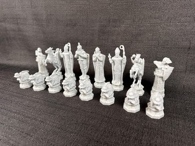 Wizarding World of Harry Potter Wizard Chess Set Noble Collection WHITE PIECES