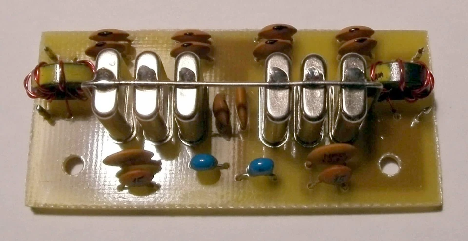 9MHz SSB Filter, 2,4kHz -6dB BW, 70dB Sperrband. 820R oder 50R Abschluss.