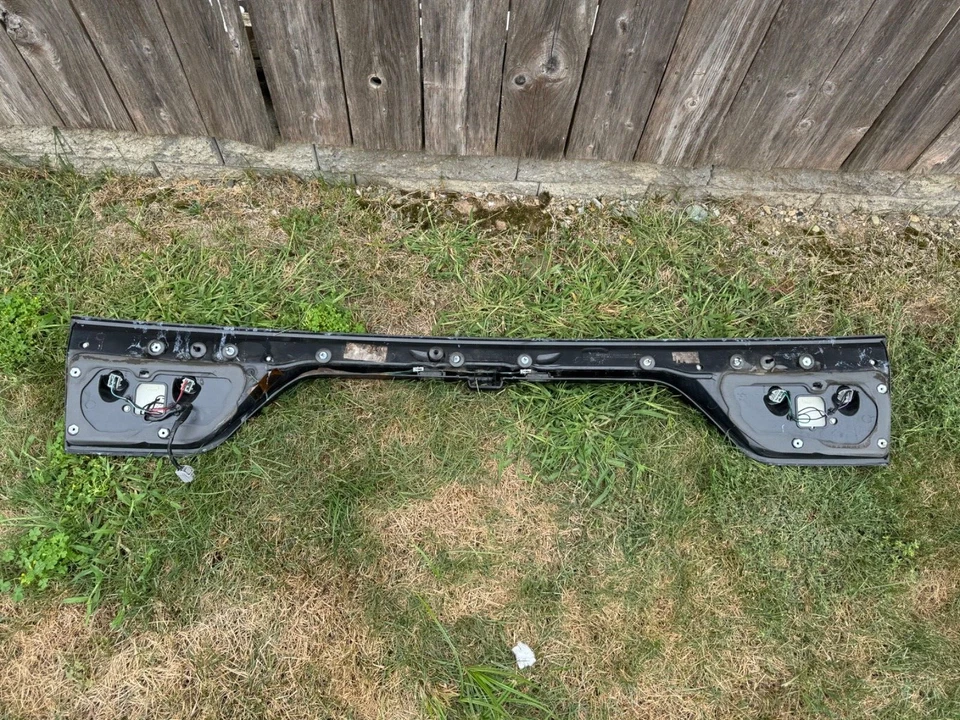 Dodge Durango 2014-2023 lámpara de puerta levadiza Foto 2 de 4