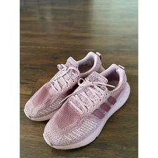 Adidas Women's Swift Run 22 Sneaker, Magic Mauve