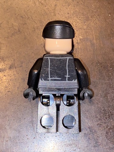 LEGO Star Wars Sith Fleet Officer sw1076 Star Wars 75266 Minifigure - Picture 2 of 2