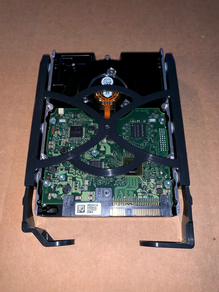 IBM HUS153014VLS300 146.8GB 15K SAS 3.5'' HD 41R0179 43C6968 16-030097 W/TRAY - Image 2 of 2