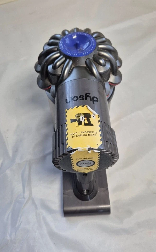 Dyson V6 SV04 Vacuum Cleaner plus charger and attachments - Image 3 of 4